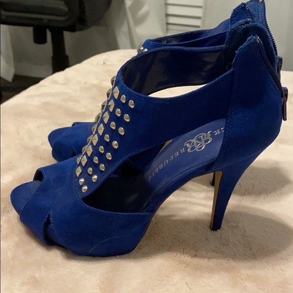 Blue Studded Platform Heels - Picture 1 of 3